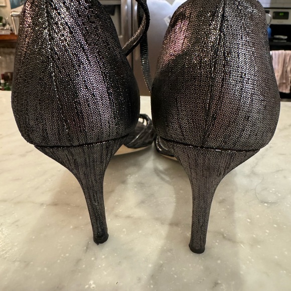 Kate Spade Metallic pump perfect for holiday - Picture 3 of 5